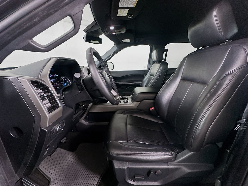 Thumbnail: 2020 Ford Expedition - 32