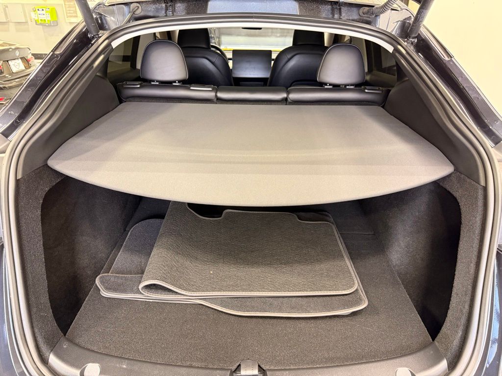 2024 Tesla Model Y Long Range 23