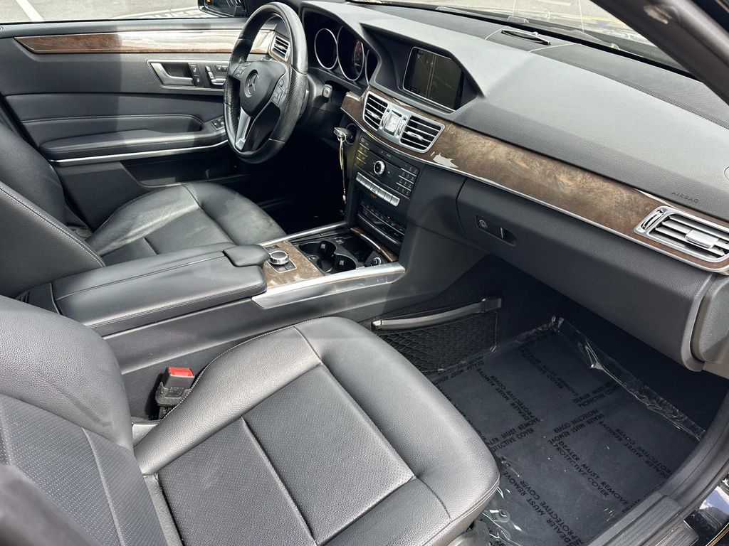 Thumbnail: 2016 Mercedes-Benz E-Class - 21