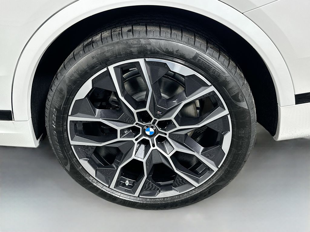 Thumbnail: 2027 BMW X7 - 23