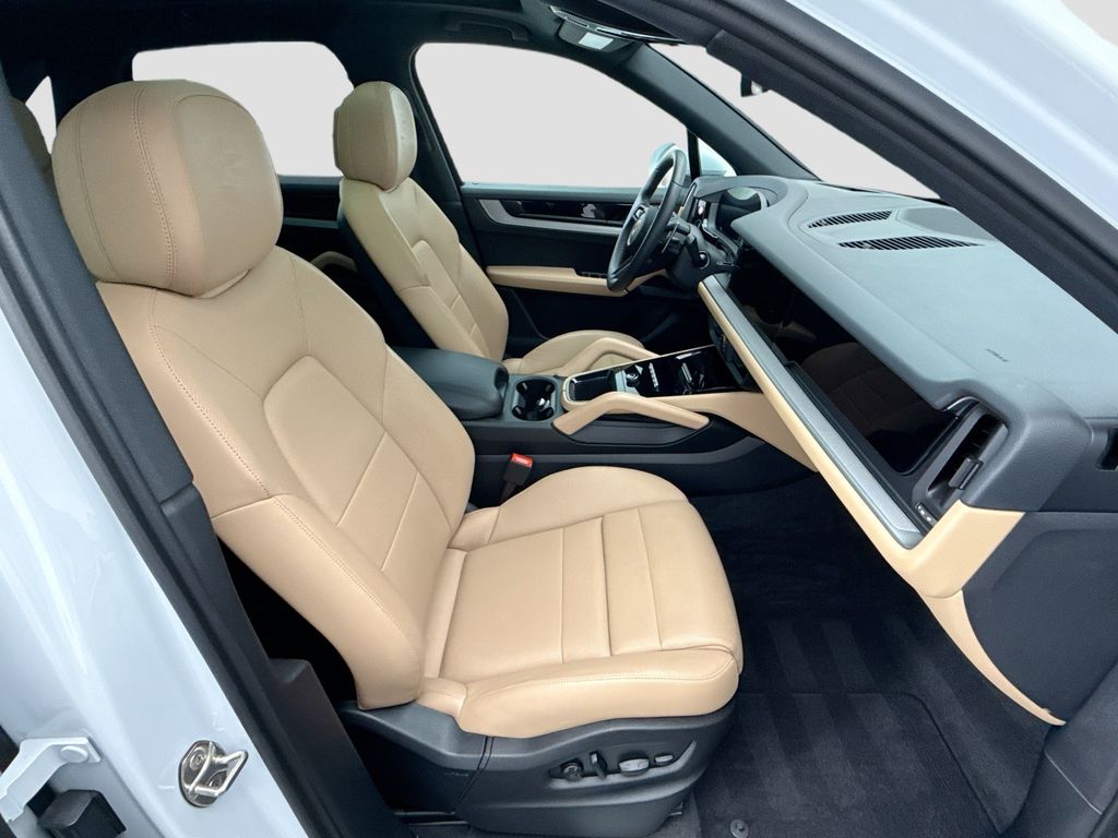 Thumbnail: 2025 Porsche Cayenne - 22