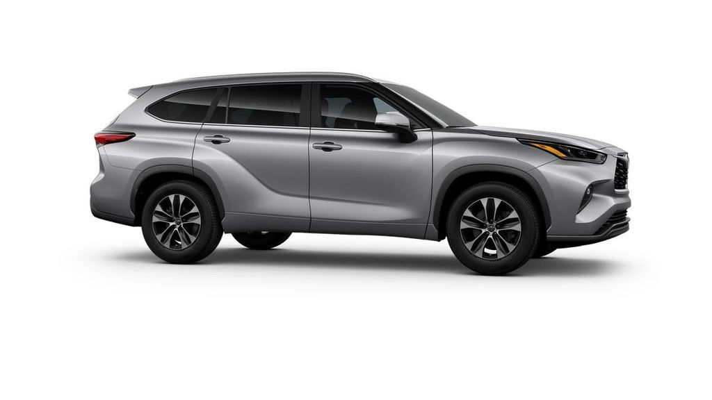 Thumbnail: 2025 Toyota Highlander - 13