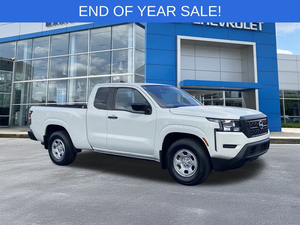 2022 Nissan Frontier S's photo