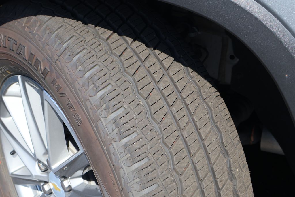 Thumbnail: 2023 Chevrolet Traverse - 14