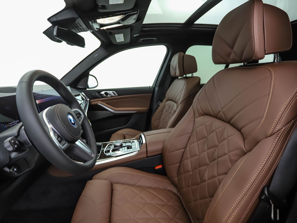 Thumbnail: 2026 BMW X5 - 11