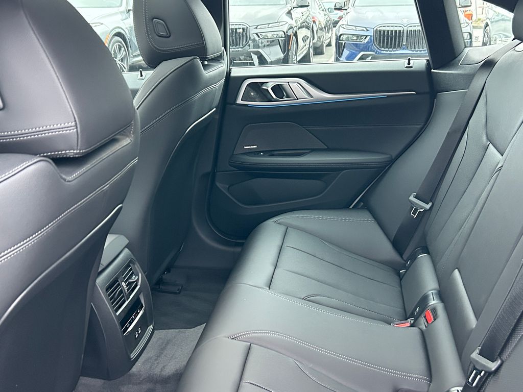 Thumbnail: 2025 BMW i4 - 30