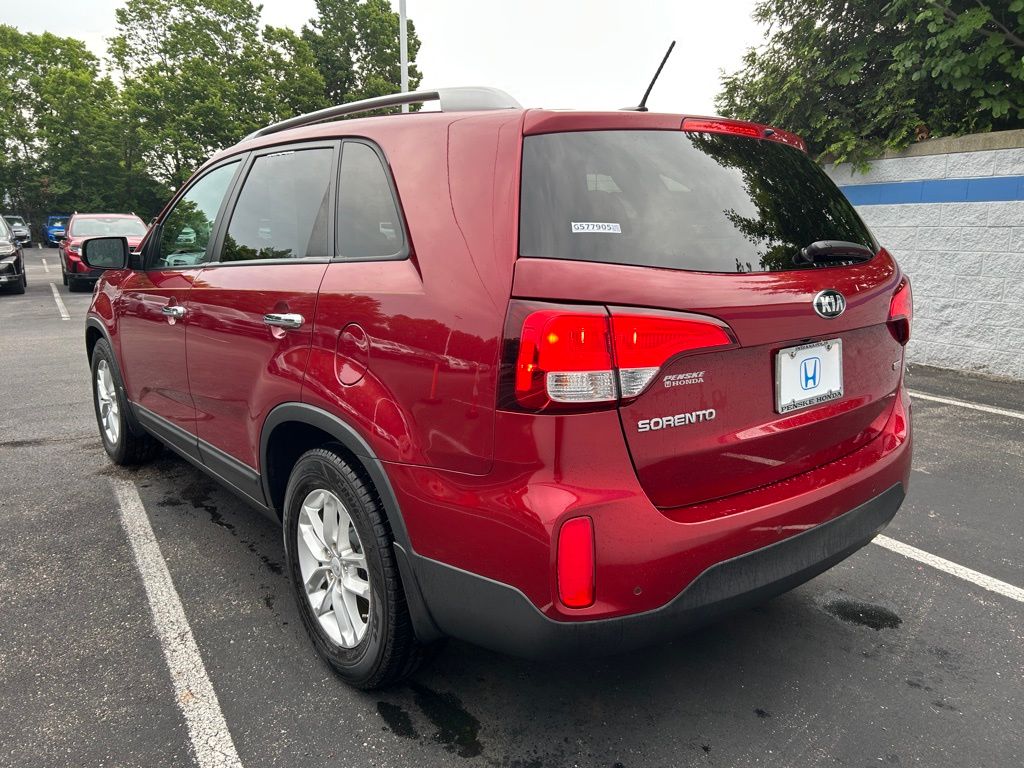 Thumbnail: 2015 Kia Sorento - 3