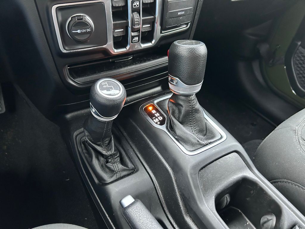 Thumbnail: 2021 Jeep Gladiator - 26