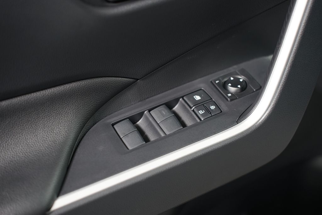 2025 Toyota RAV4 LE 29