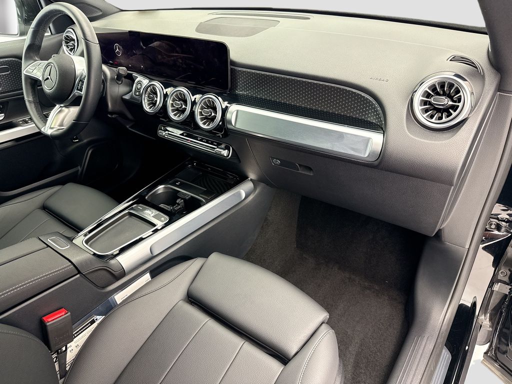 Thumbnail: 2025 Mercedes-Benz GLB - 15