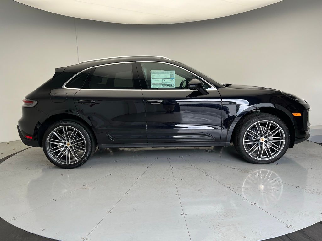 Thumbnail: 2025 Porsche Macan - 23