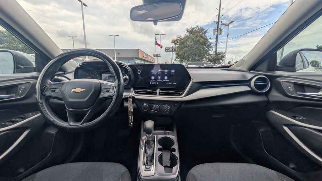 2024 Chevrolet Trax LS - 7