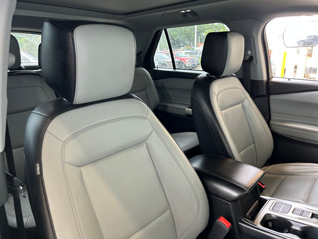 Used 2021 Blue Ford XLT image 14
