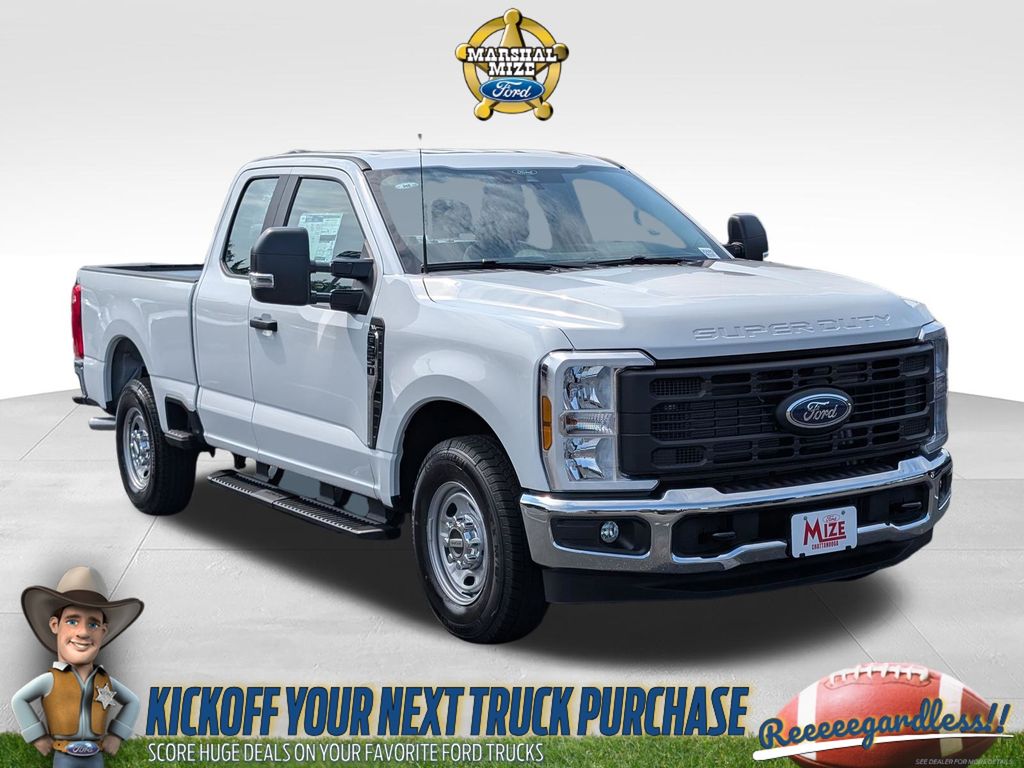 Oxford White 2026 Ford F-250 Super Duty Pickup Truck 4X2 Automatic