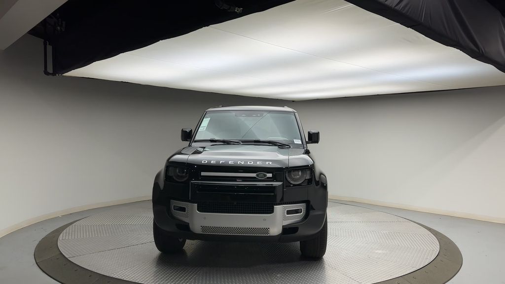 2024 Land Rover Defender 110 3