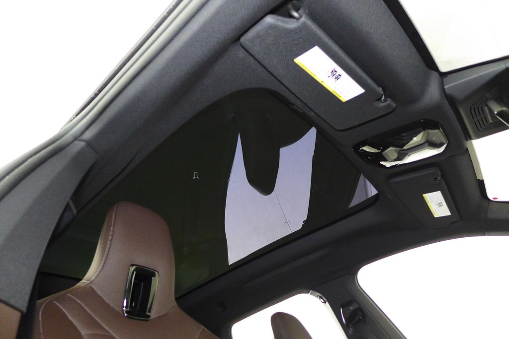 Thumbnail: 2023 BMW iX - 17