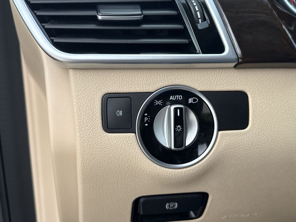 Thumbnail: 2018 Mercedes-Benz GLE - 28