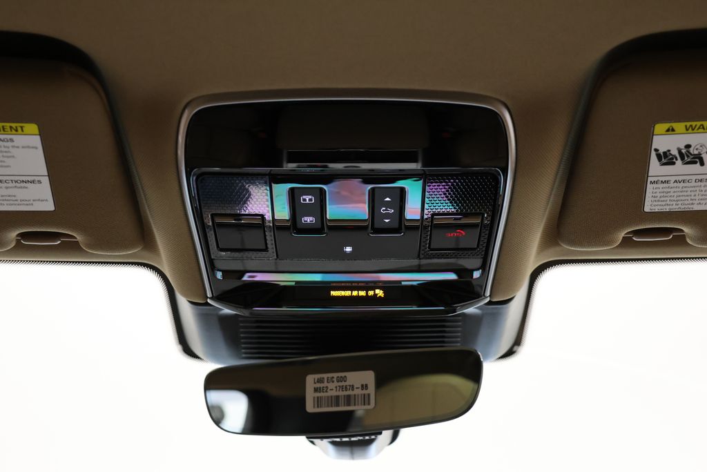 Thumbnail: 2026 Land Rover Range Rover - 16