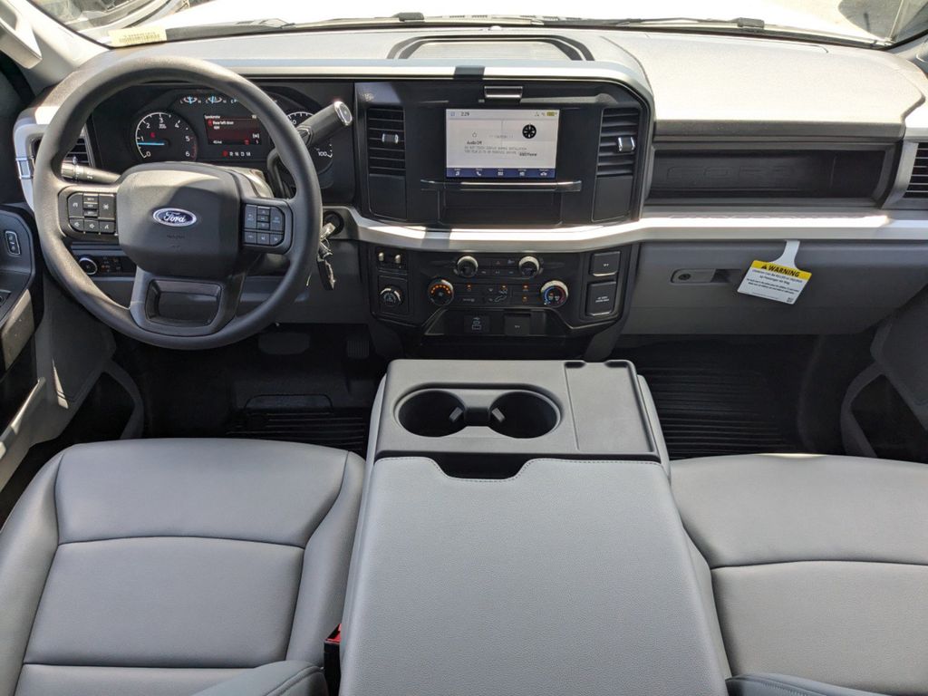 2025 Ford F-350 Super Duty XL