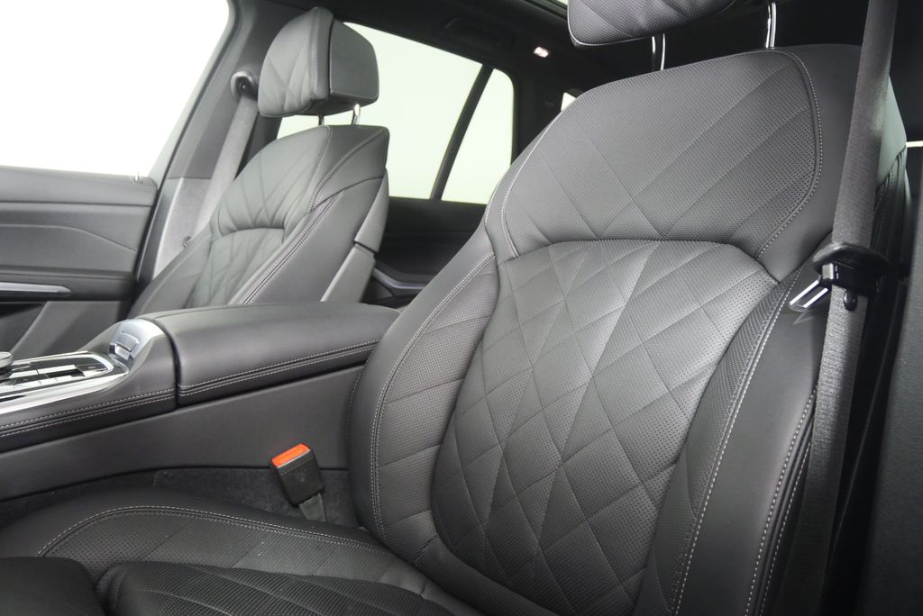 Thumbnail: 2026 BMW X5 - 10