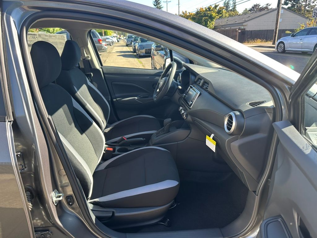 2025 Nissan Versa 1.6 S