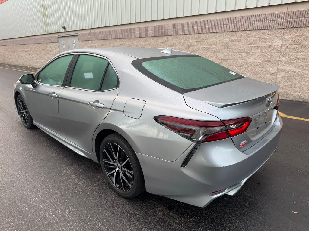 2023 Toyota Camry SE 3