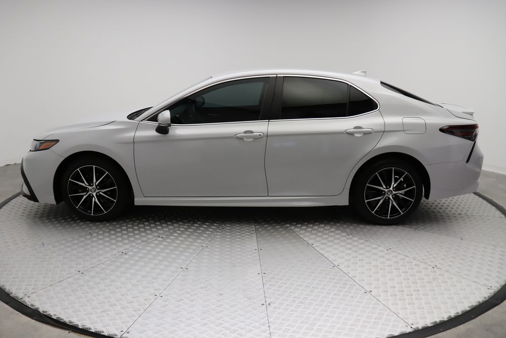 2024 Toyota Camry SE 12