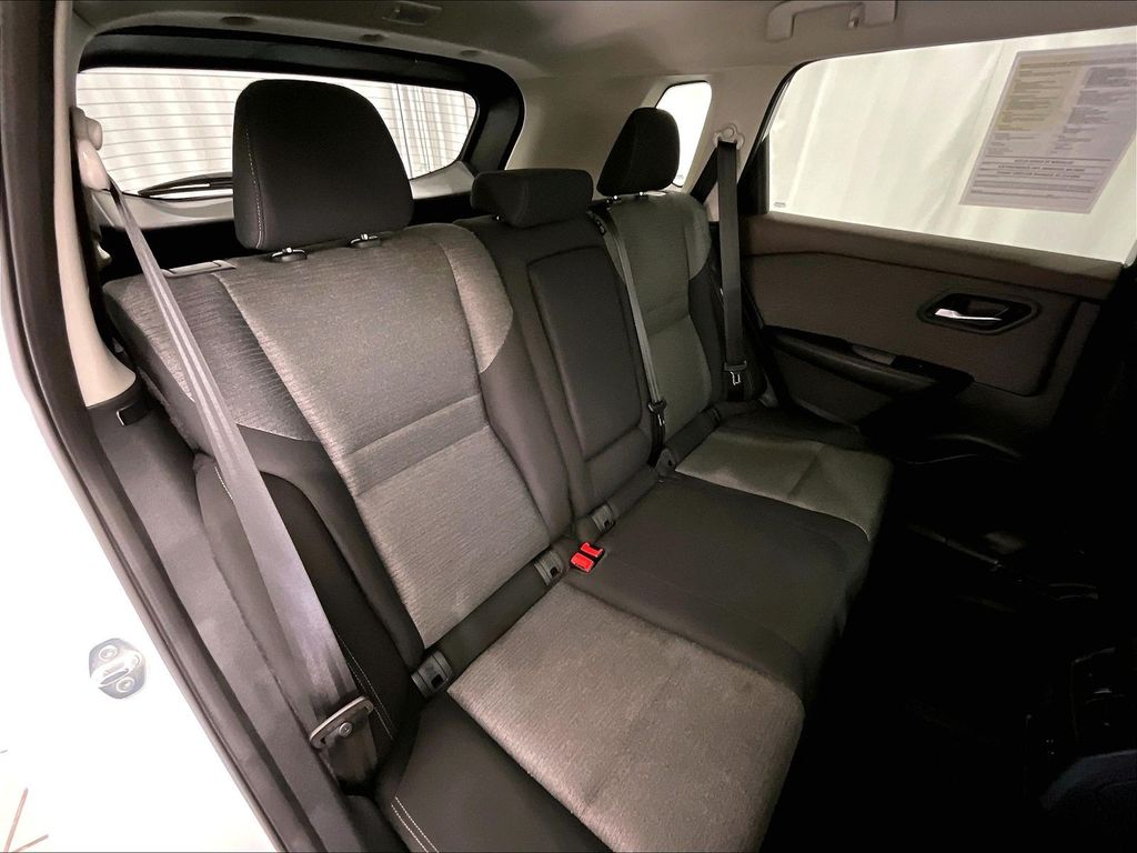 2023 Nissan Rogue — photo 16