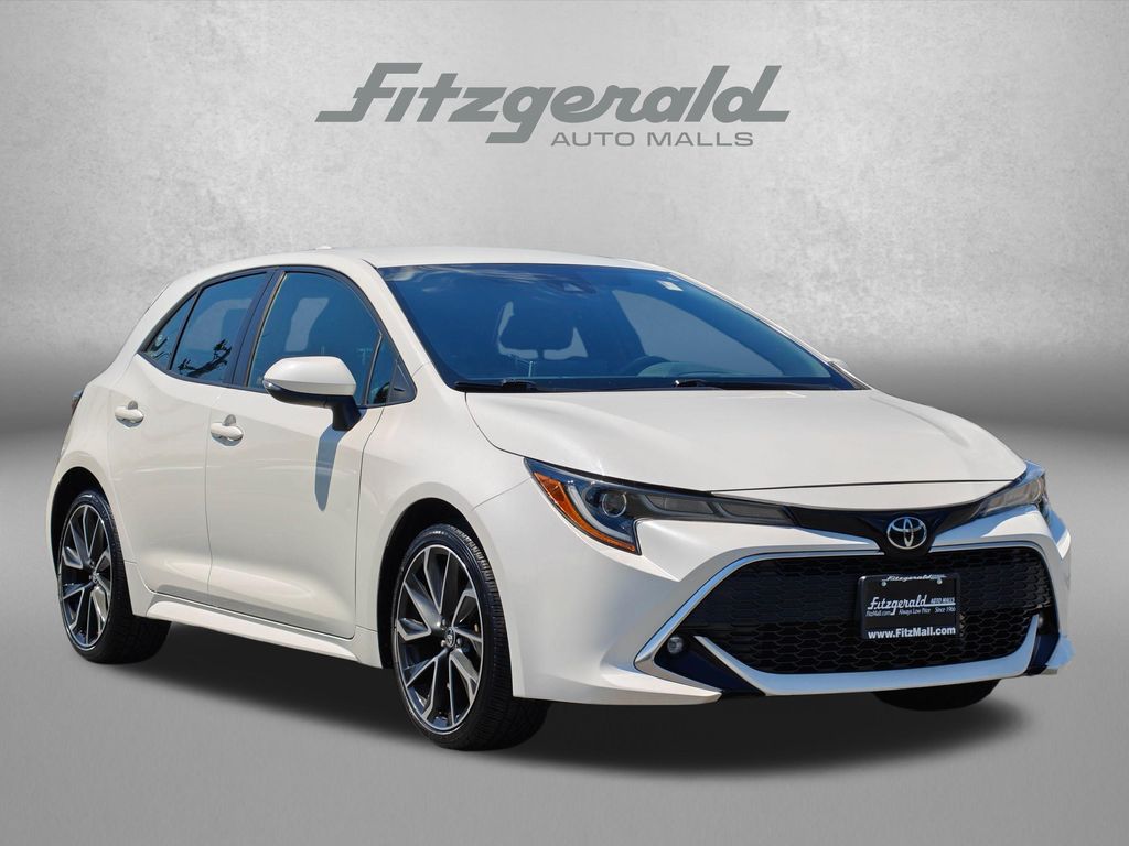 White (Blizzard Pearl) 2019 Toyota Corolla Hatchback Hatchback Front-Wheel Drive 6-Speed Manual