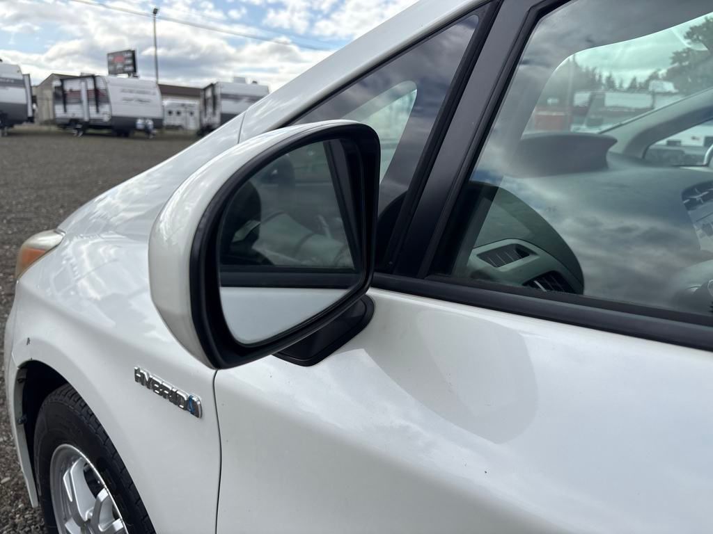 2010 Super White Toyota Prius II FWD Hatchback