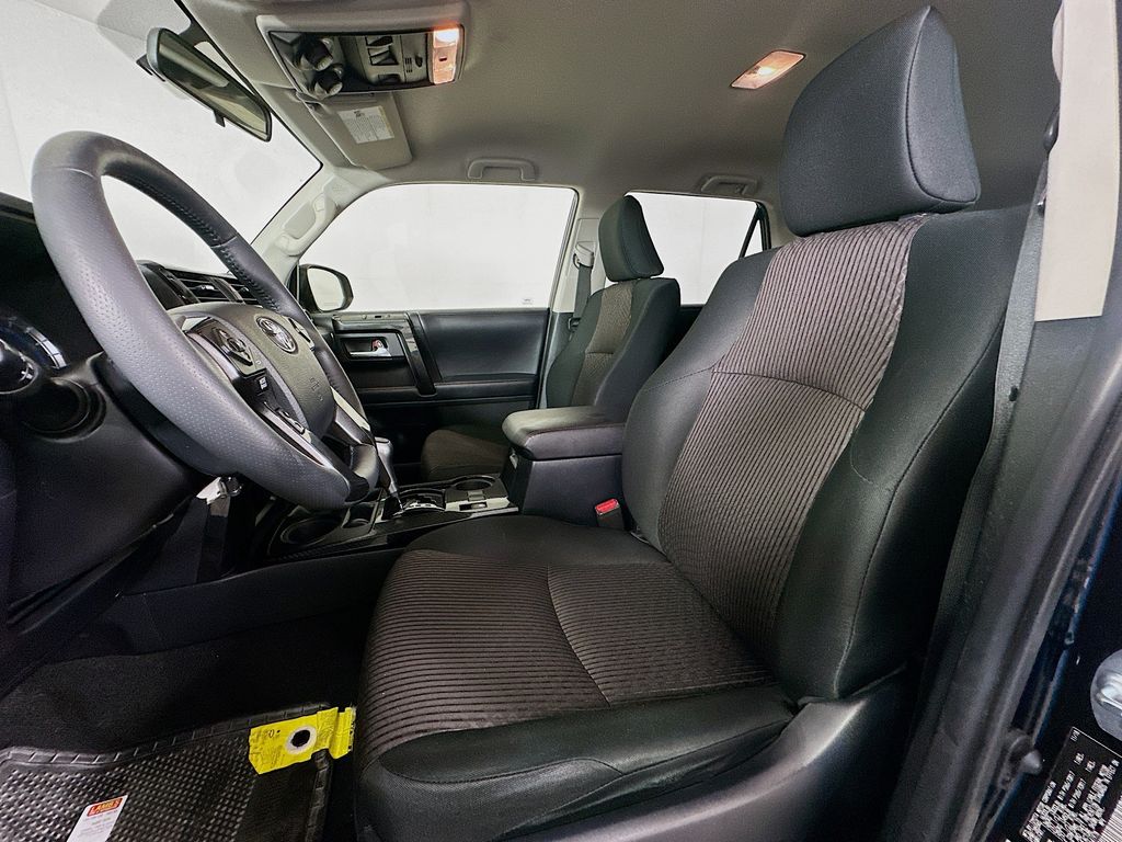 Thumbnail: 2019 Toyota 4Runner - 21