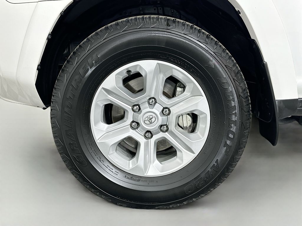 2024 Toyota 4Runner SR5 30