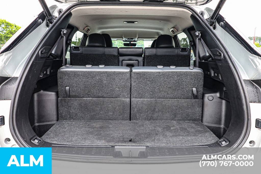 Used 2025 Silver Mitsubishi SE image 24
