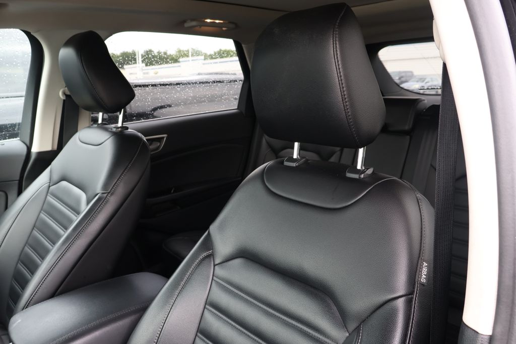 Thumbnail: 2020 Ford Edge - 13