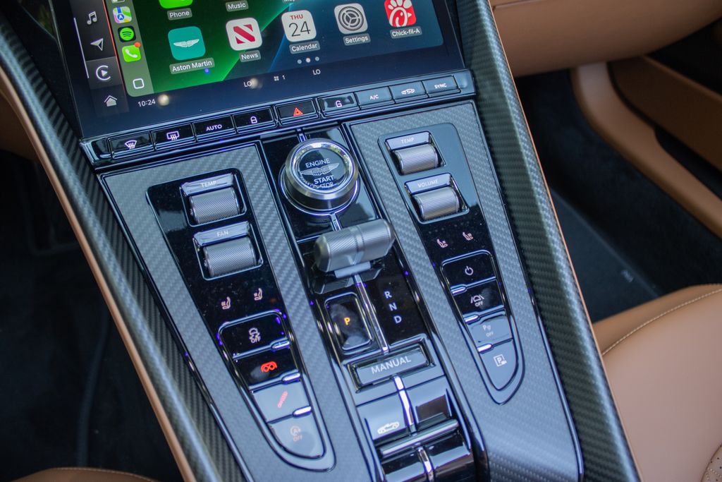 2025 Aston Martin DB12 Base - Photo 19