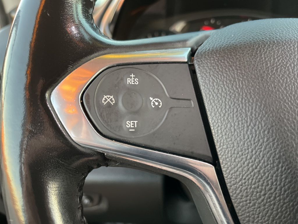 Thumbnail: 2020 Chevrolet Traverse - 21