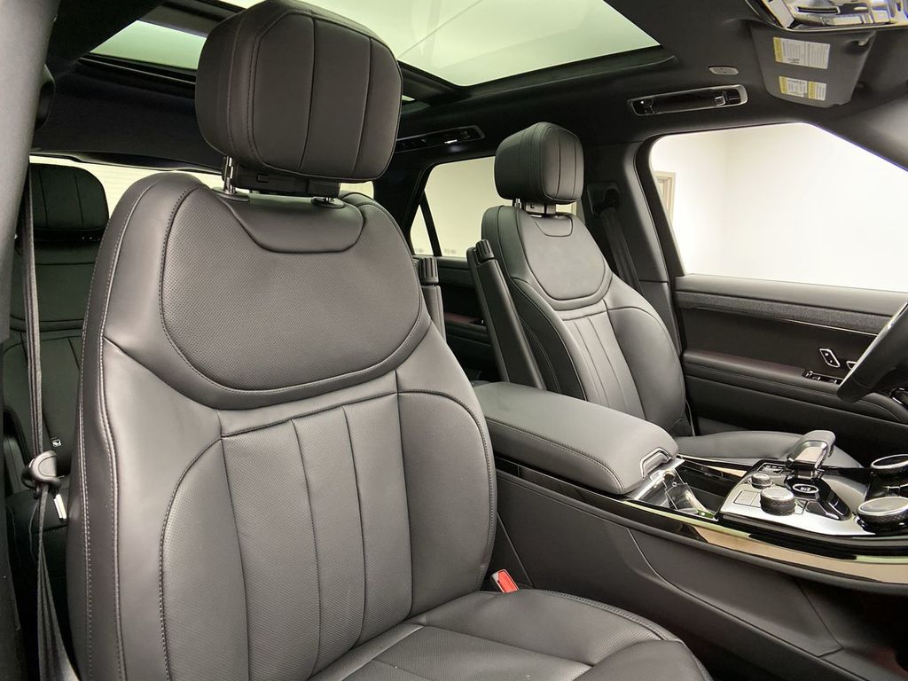 Thumbnail: 2023 Land Rover Range Rover Sport - 11