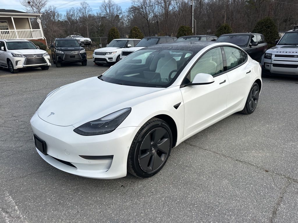 2021 Tesla Model 3 Standard Range Plus's photo