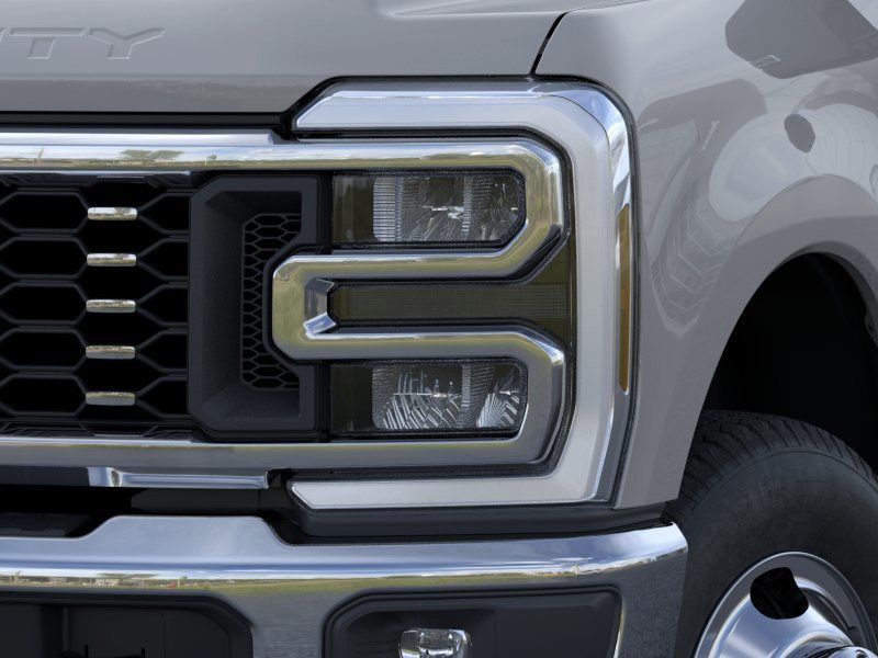 New 2026 White Ford Lariat image 24