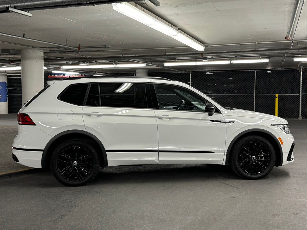 2022 Volkswagen Tiguan 2.0T SE R-Line Black 36