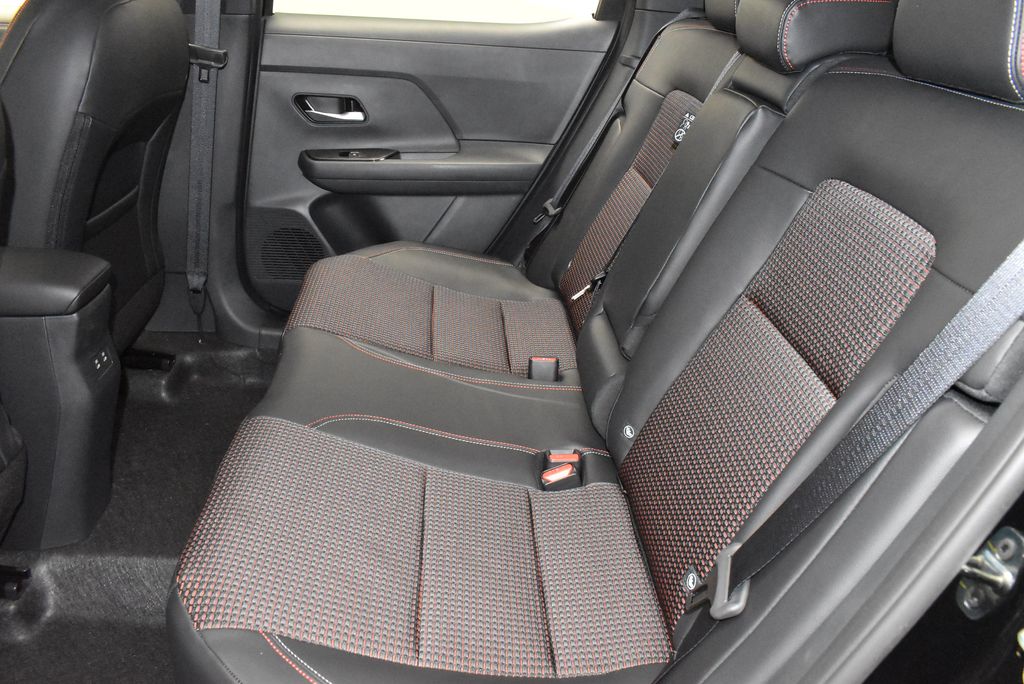 Thumbnail: 2026 Nissan Kicks - 32