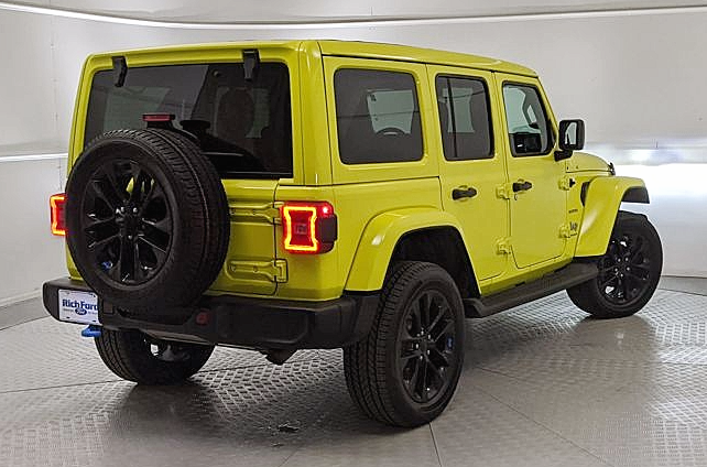 View vehicle photo 3