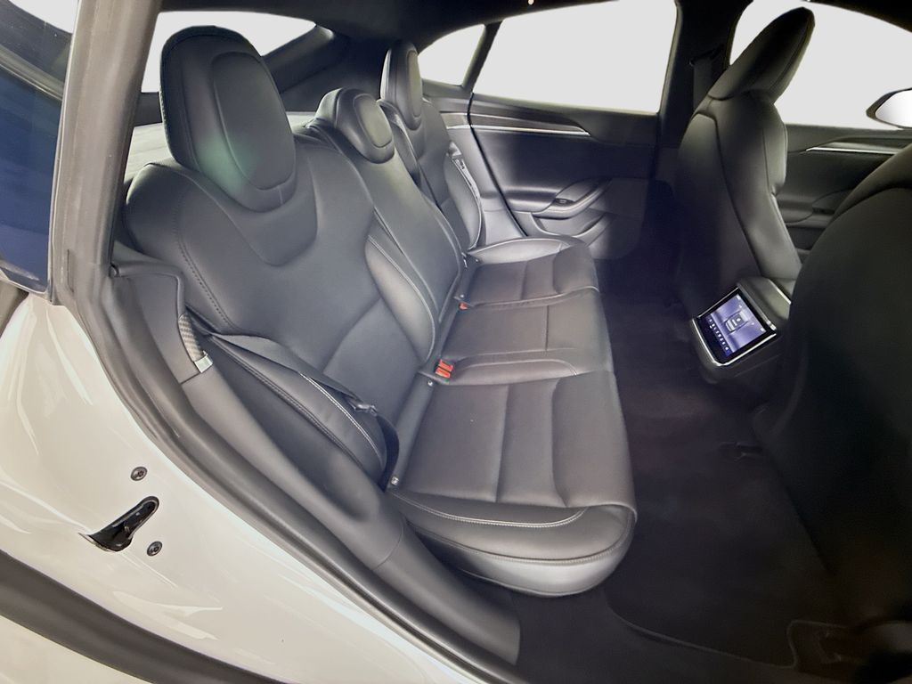 Thumbnail: 2022 Tesla Model S - 23