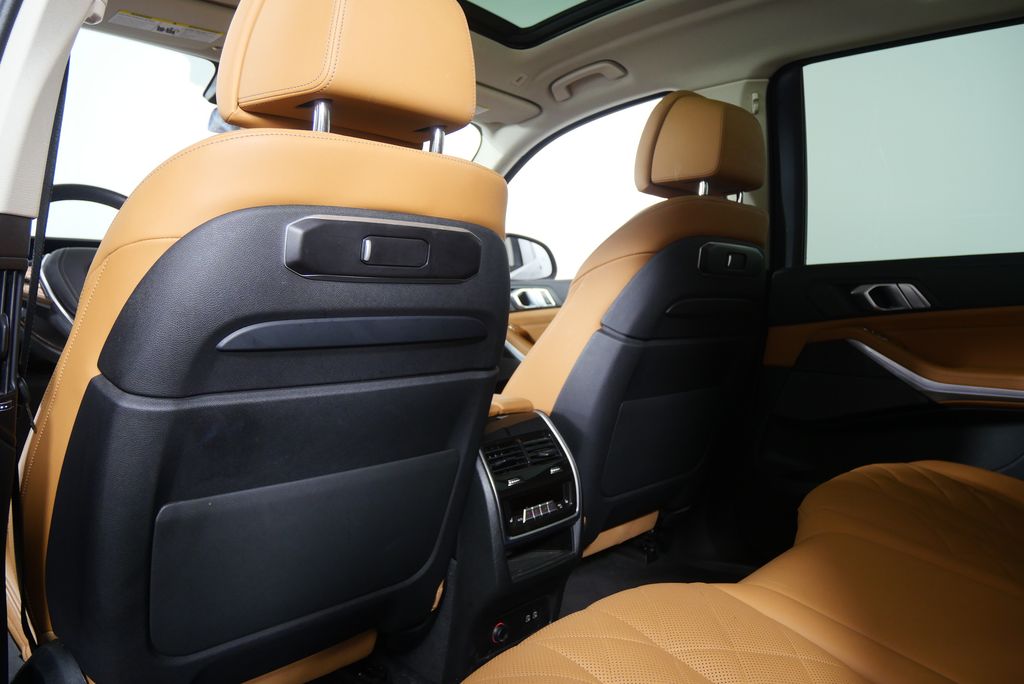 Thumbnail: 2024 BMW X7 - 19