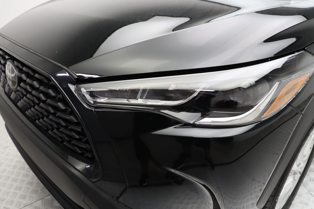 2024 Toyota Corolla Cross LE 3