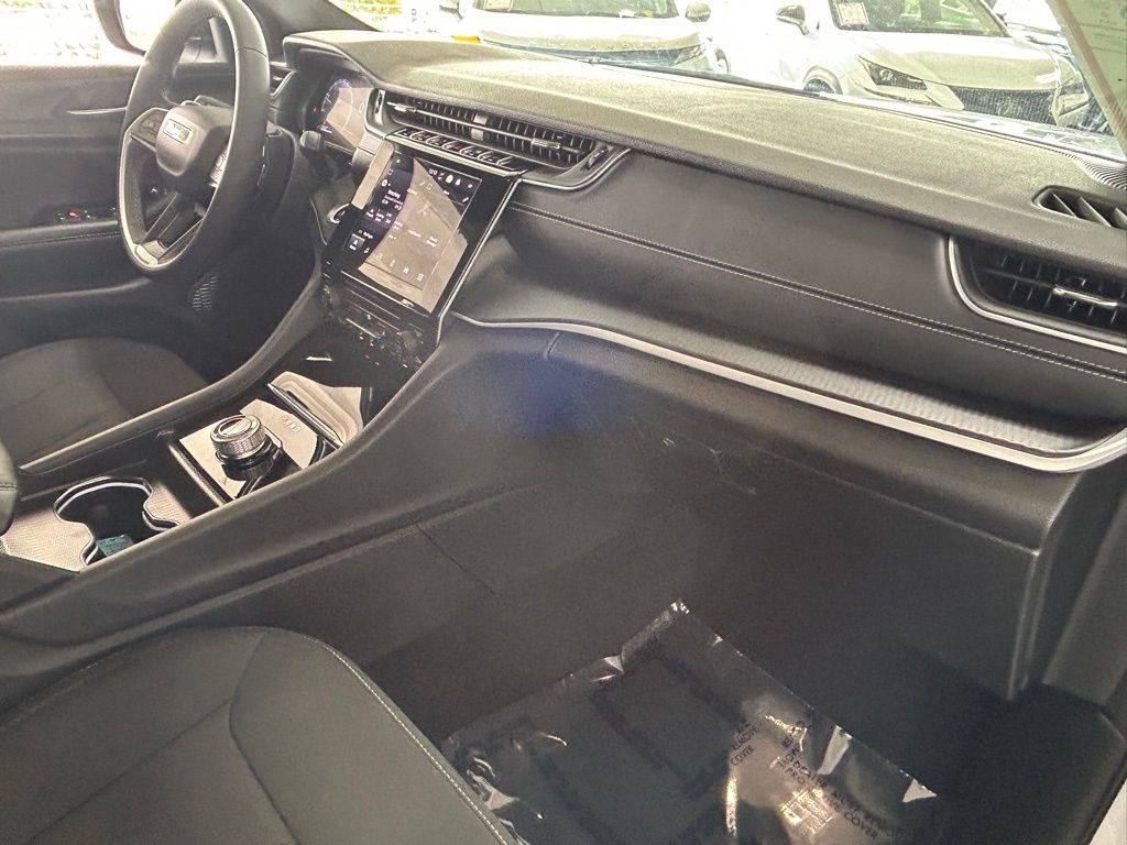 Used 2025 Bright White Clearcoat Jeep Laredo image 31