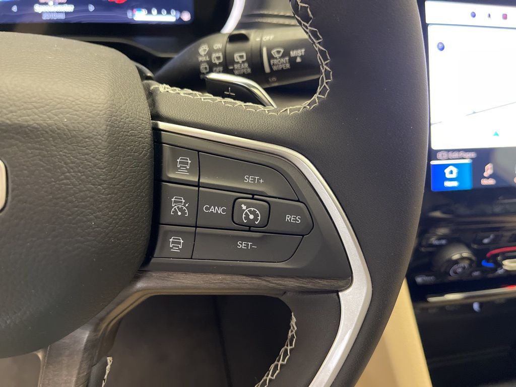 Thumbnail: 2024 Jeep Grand Cherokee - 15