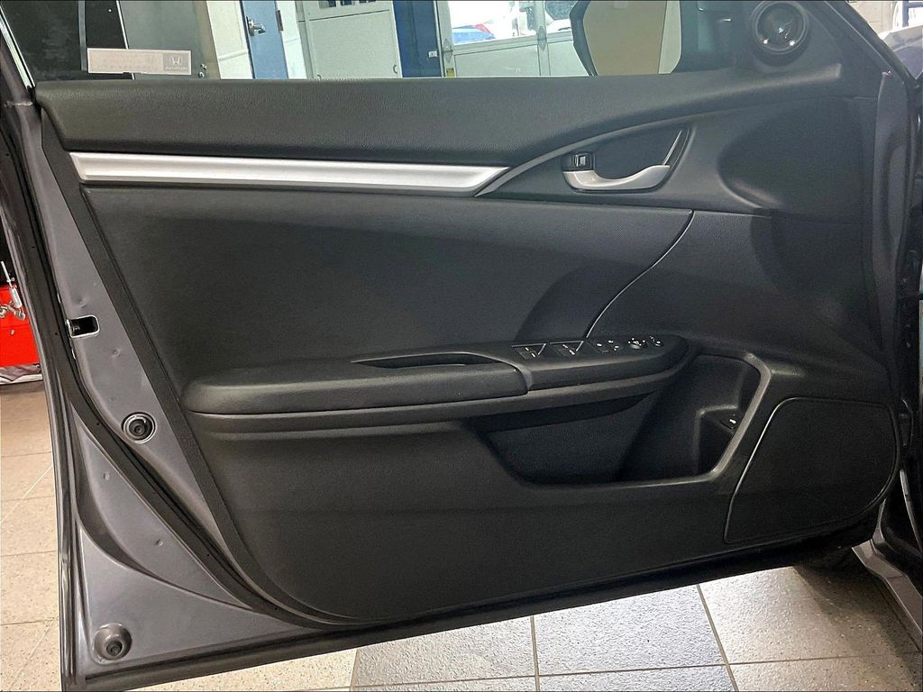 2019 Honda Civic — photo 9