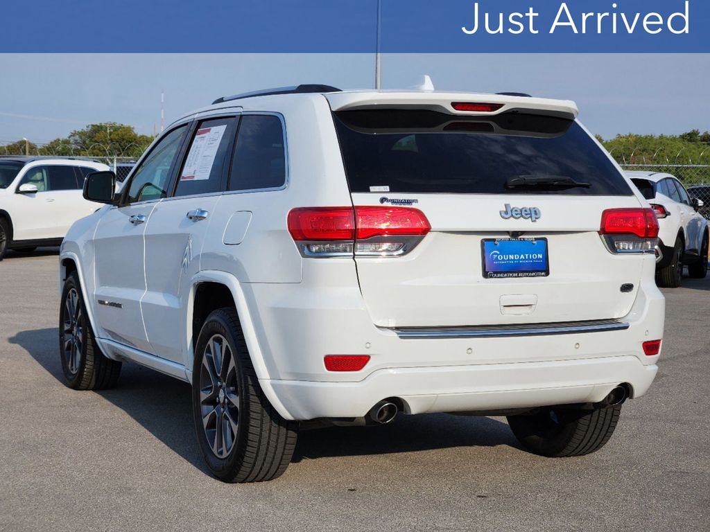 2017 Jeep Grand Cherokee Overland 5