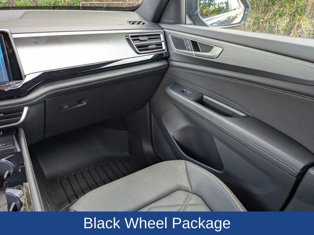 2024 Volkswagen Atlas Cross Sport 2.0T SE w/Technology